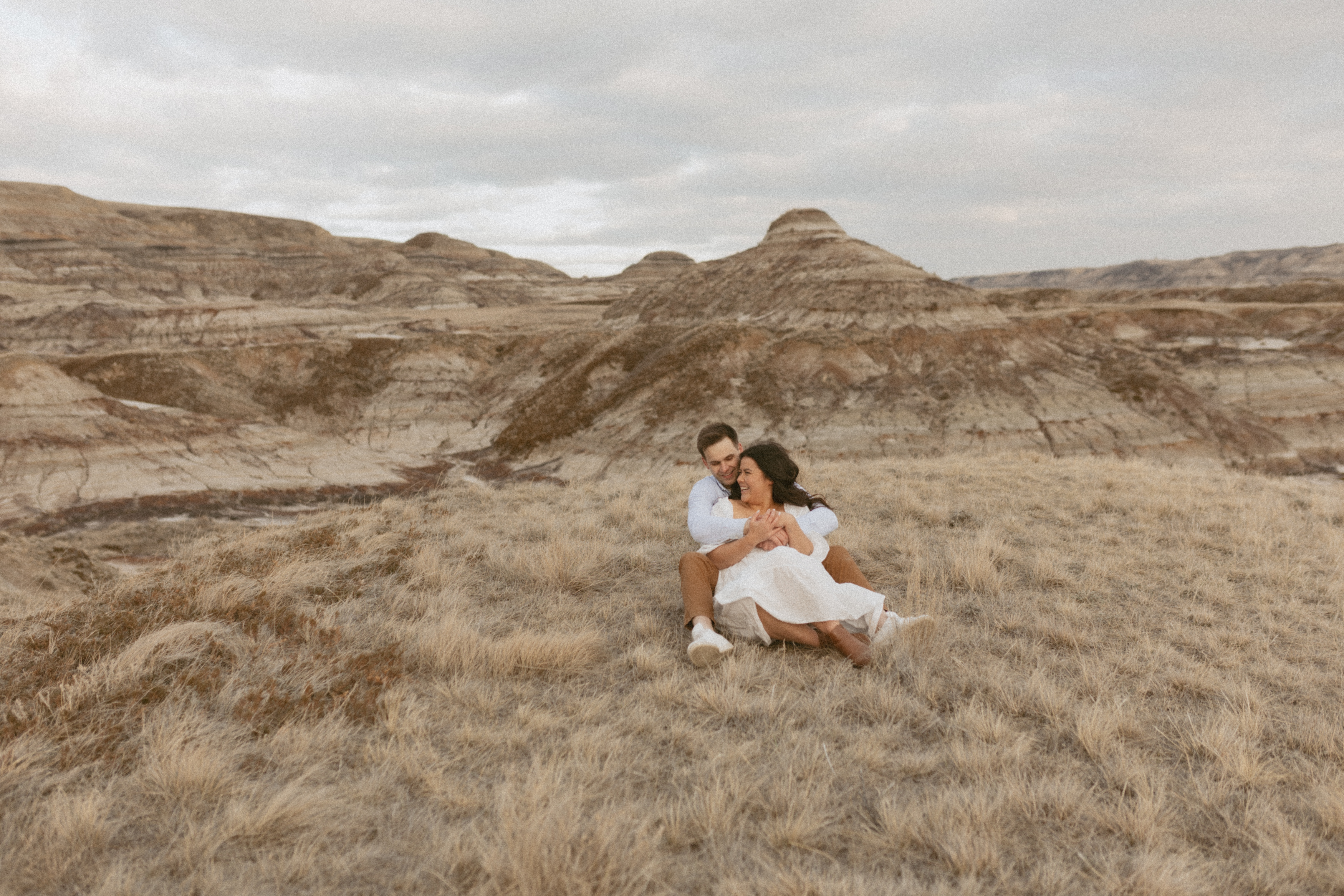 a couple in Drumheller for their engagement photos